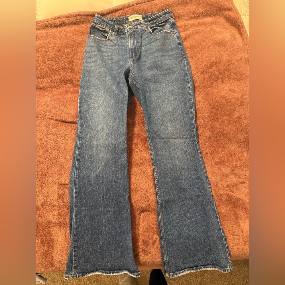 Abercrombie Curve Love High Rise Vintage Flare Jean - medium wash - 27 regular